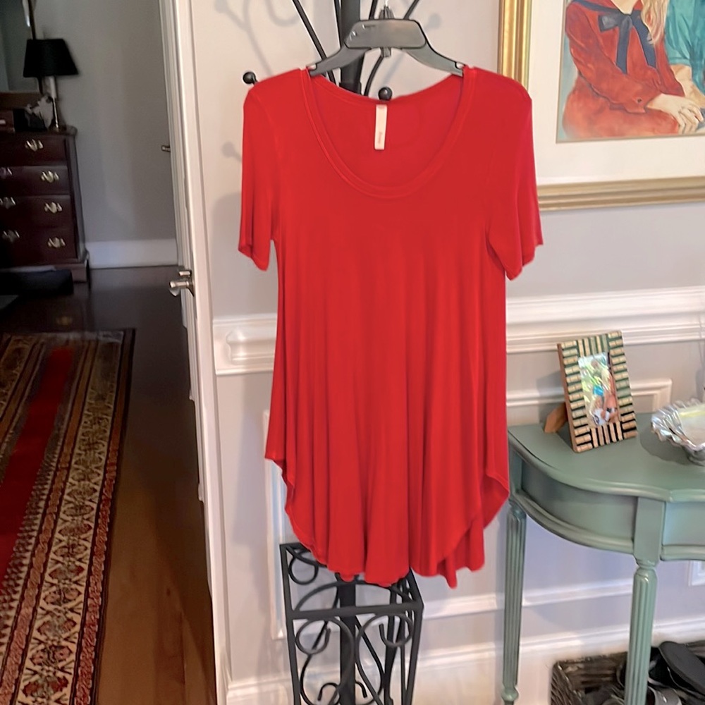 PRIMI RED DISTRESSED TOP SZ SMALL